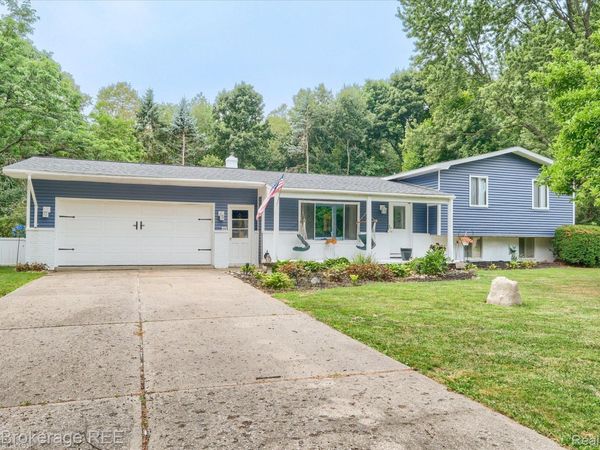 2127 Holly Tree Drive, Davison Township, Mi 48423