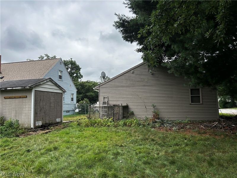 1915 Flint Avenue, Akron, OH 44305 Photo 4