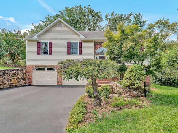 5516 Warwood DR , Roanoke, VA 24018