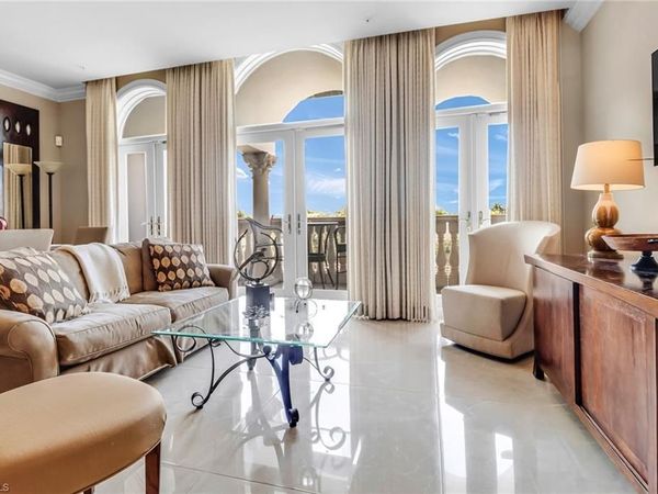900 5th AVE S, Unit 302, NAPLES, FL 34102