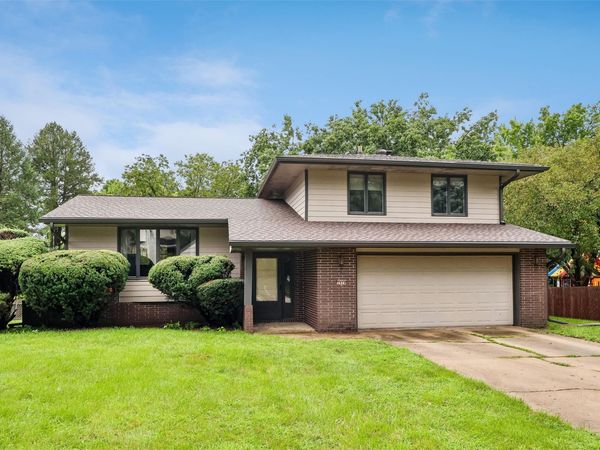 3924 Dakota Drive, West Des Moines, IA 50265