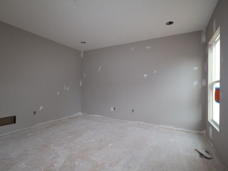 8211 Griffin Drive, Reynoldsburg, OH 43068 Photo 6