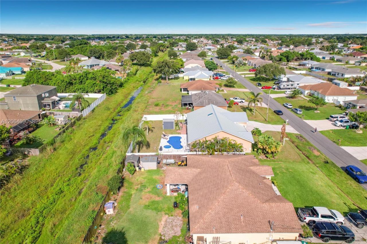 518 SW Lacroix Ave , Port Saint Lucie, FL 34953 Photo