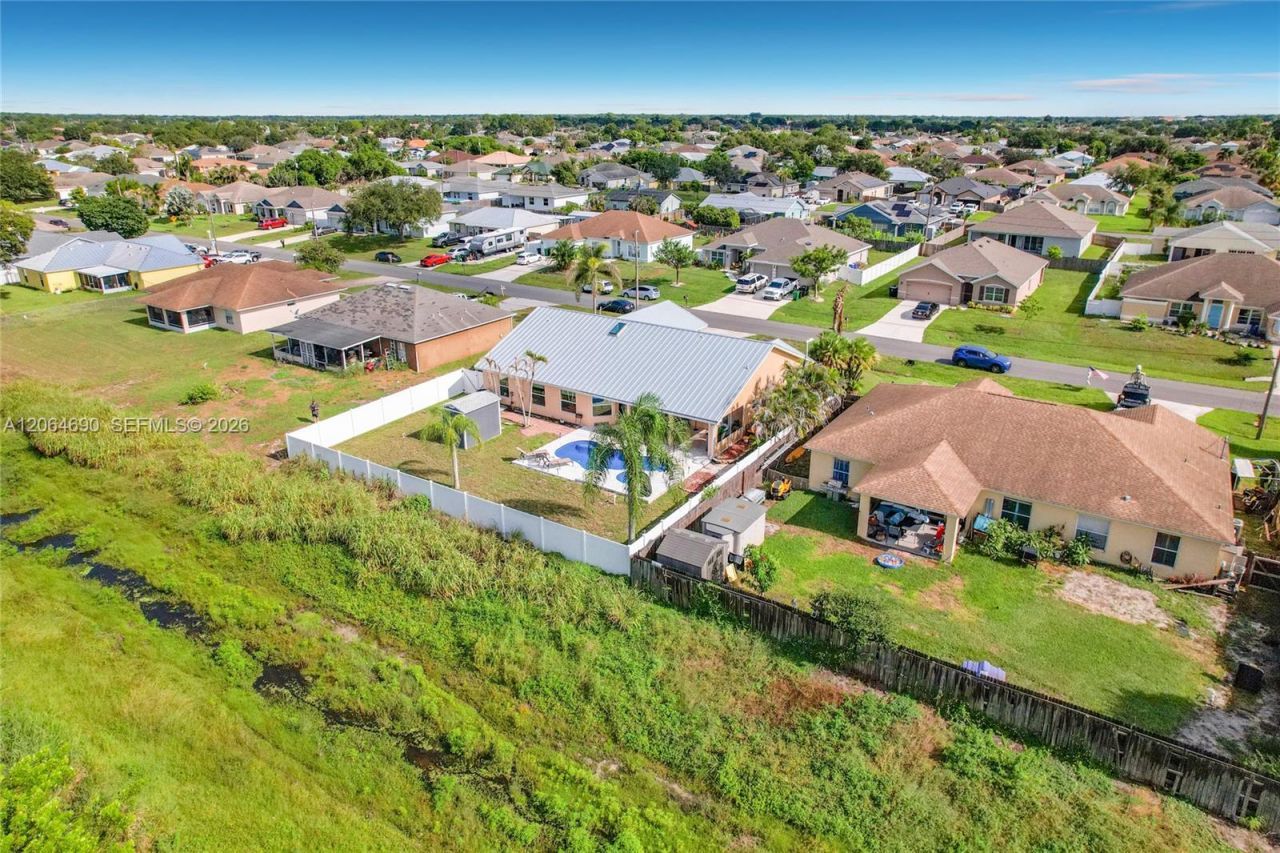 518 SW Lacroix Ave , Port Saint Lucie, FL 34953 Photo