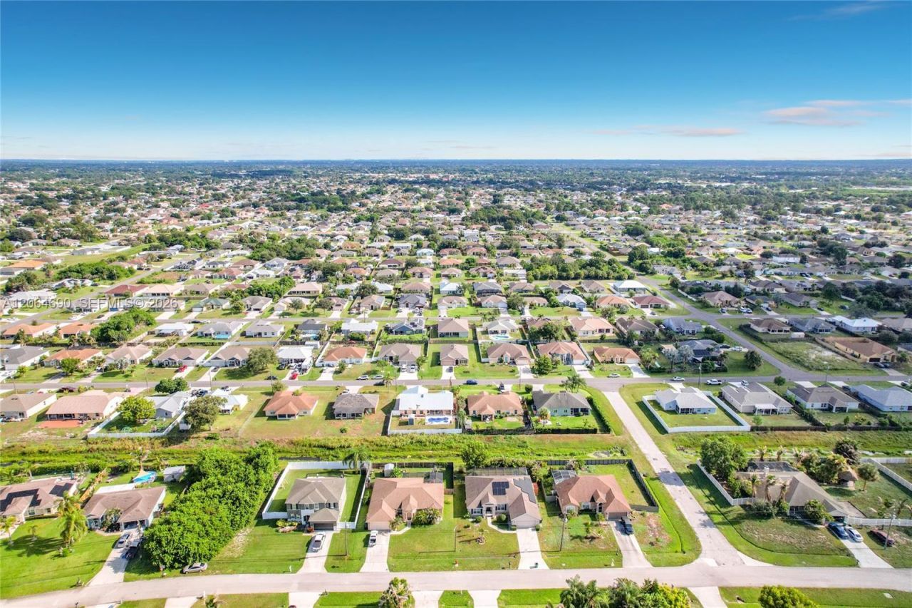 518 SW Lacroix Ave , Port Saint Lucie, FL 34953 Photo