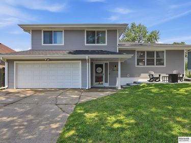 10718 V Street, Omaha, NE 68127