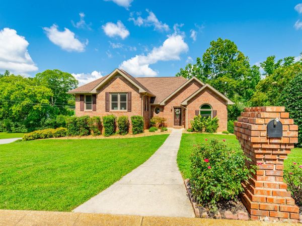 6503 Fox Den Lane, Hixson, TN 37343