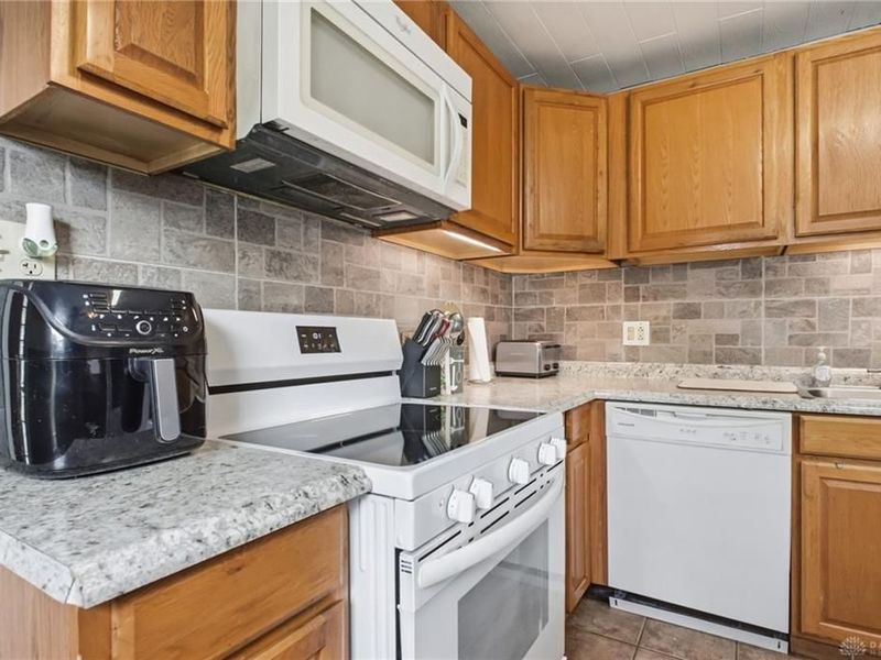 106 Corlington Drive, Springfield, OH 45506 Photo 19