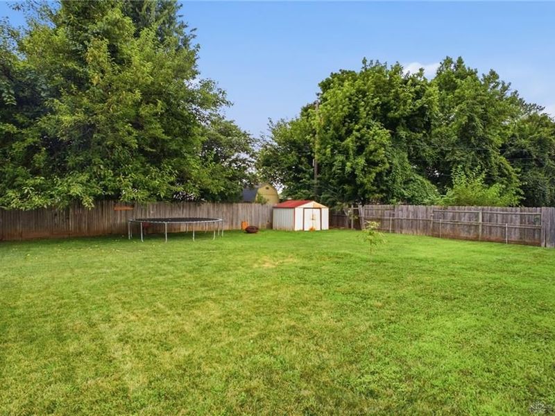 106 Corlington Drive, Springfield, OH 45506 Photo 9