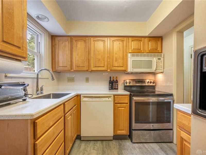 201 S Pelham Drive, Kettering, OH 45429 Photo 10