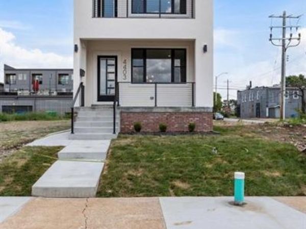 4403 Hunt Avenue, St Louis, MO 63110