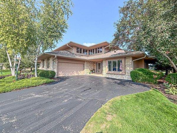 504 N Ponderosa DRIVE, Hartland, WI 53029