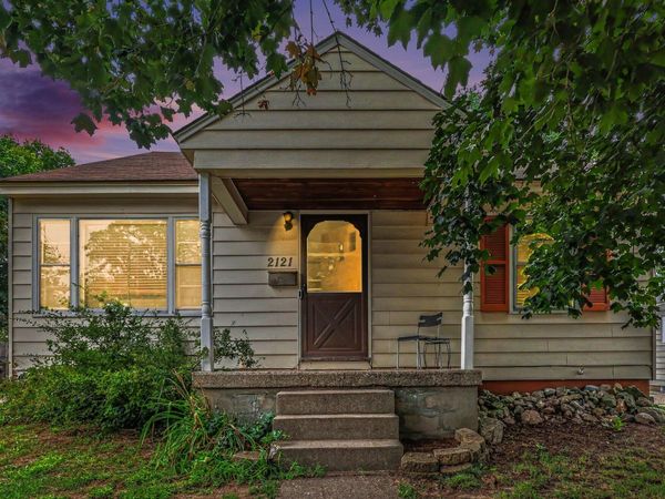 2121 Collingwood Avenue SW, Wyoming, MI 49519