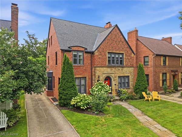2592 Fenwick Road, University Heights, OH 44118