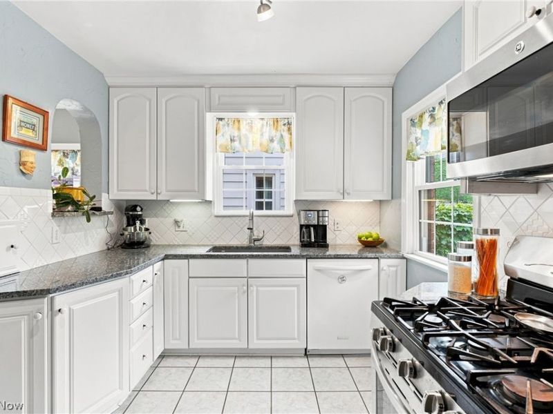 2592 Fenwick Road, University Heights, OH 44118 Photo 19