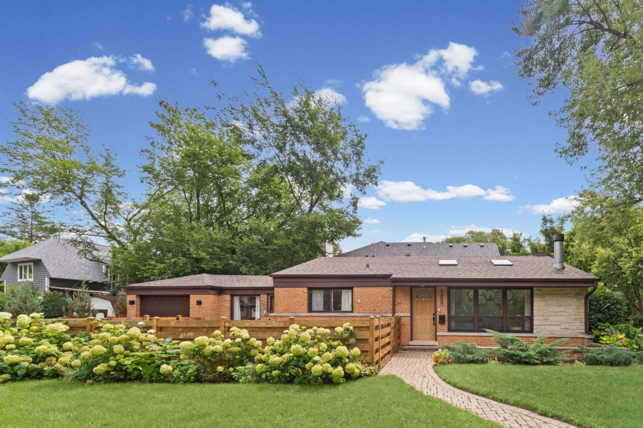 1880 Midland Avenue, Highland Park, IL 60035 Main Photo