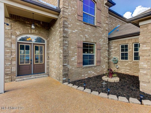 1436 N Arbor Lake Drive, Horn Lake, MS 38637