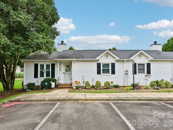 6042 Crape Myrtle Lane , Charlotte, NC 28216