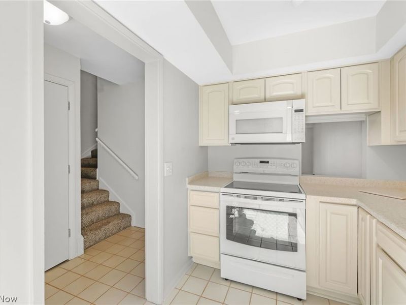 1110 By The Shores Drive, Unit 4, Huron, OH 44839 Photo 10