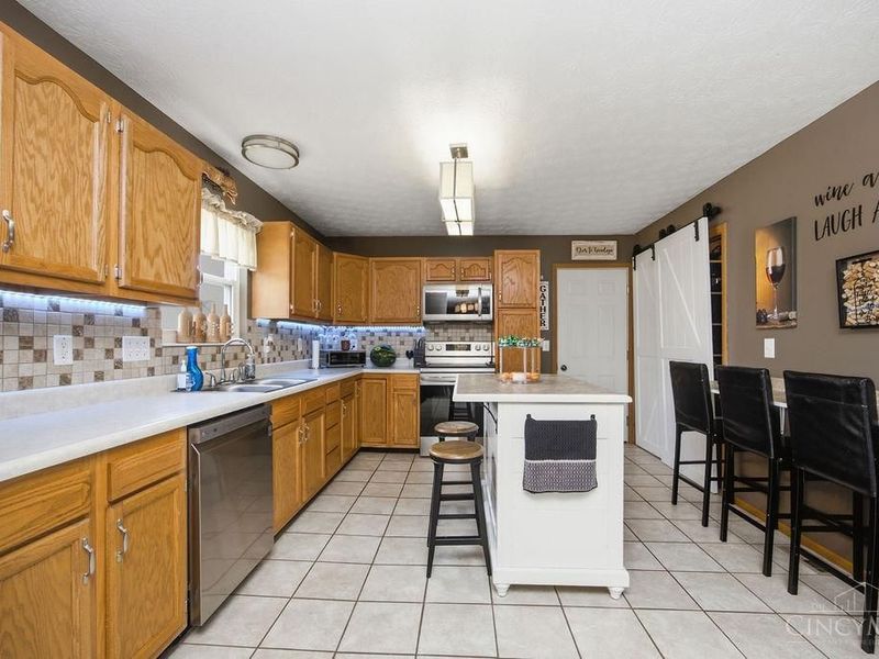 933 Marcia Drive, Trenton, OH 45067 Photo 6