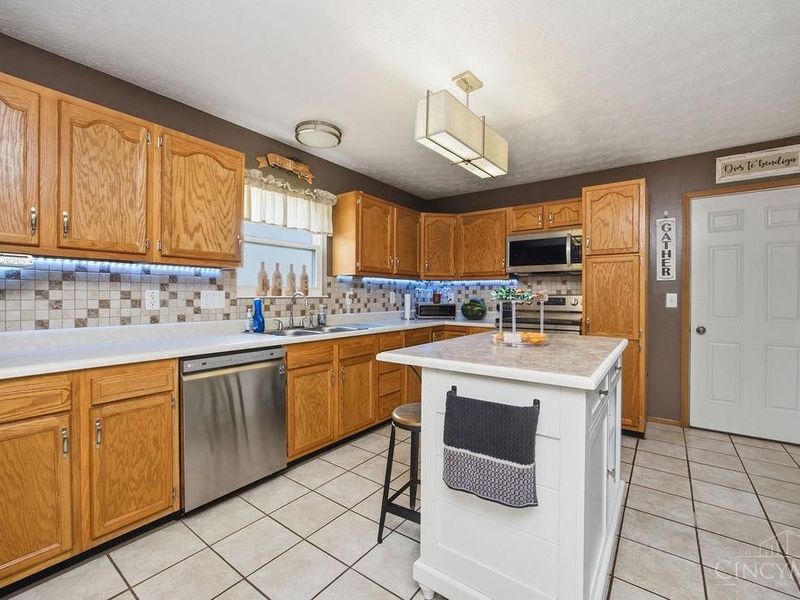 933 Marcia Drive, Trenton, OH 45067 Photo 7