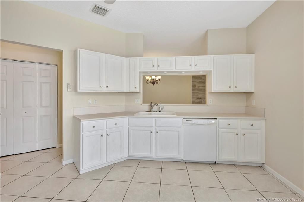 6797 SE Warwick Lane , Stuart, FL 34997 Photo