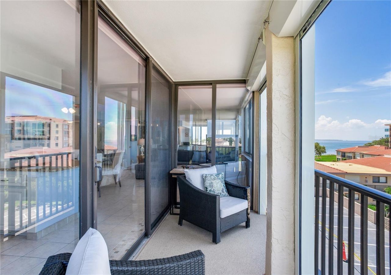 6104 Palma Del Mar Boulevard S, Unit 404, Saint Petersburg, FL 33715 Photo
