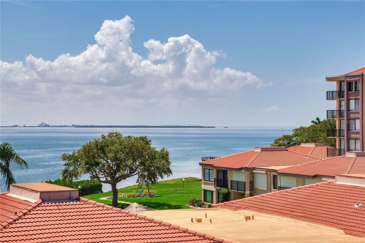 6104 Palma Del Mar Boulevard S, Unit 404, Saint Petersburg, FL 33715 Photo