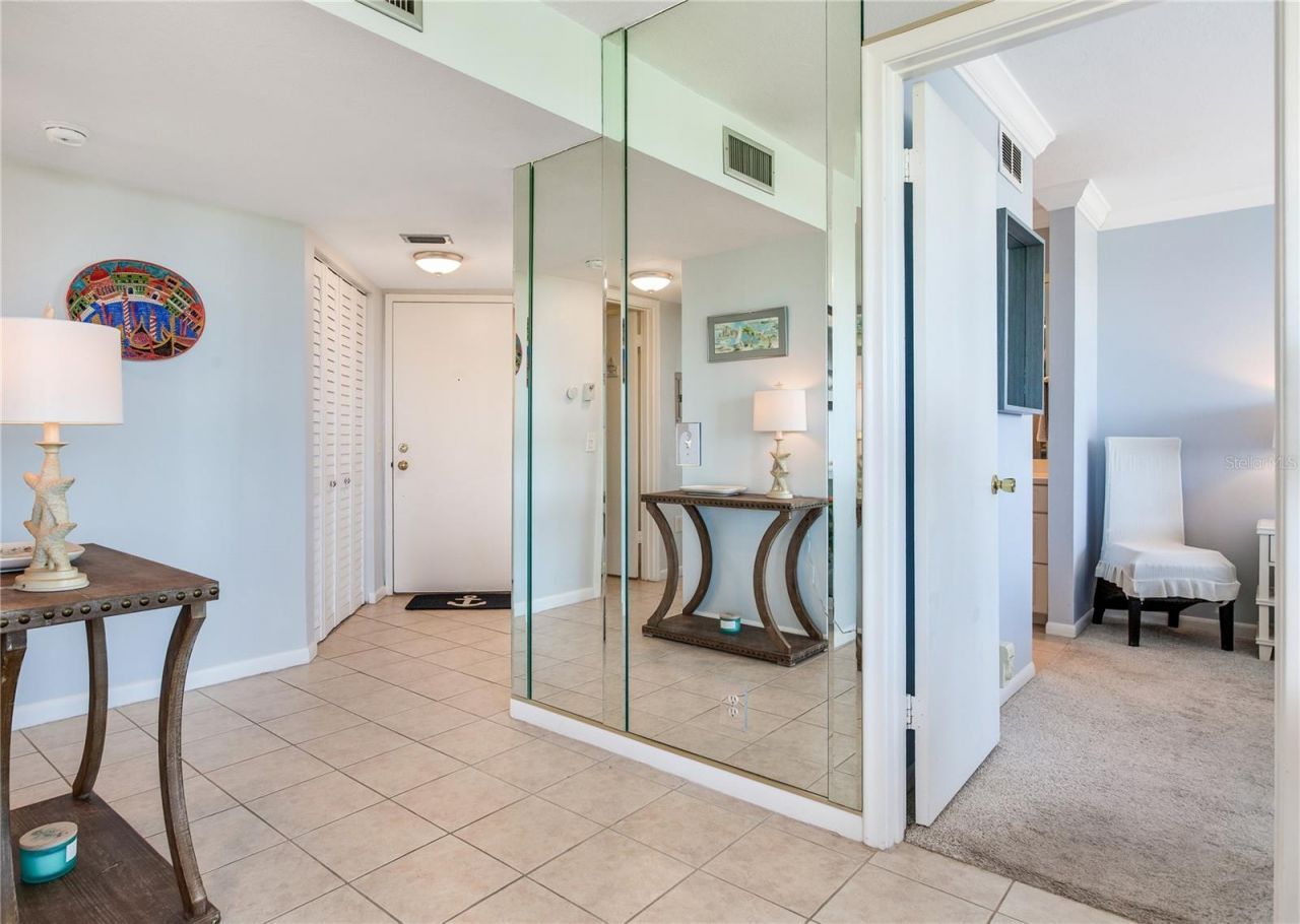 6104 Palma Del Mar Boulevard S, Unit 404, Saint Petersburg, FL 33715 Photo