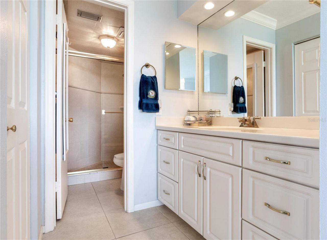 6104 Palma Del Mar Boulevard S, Unit 404, Saint Petersburg, FL 33715 Photo