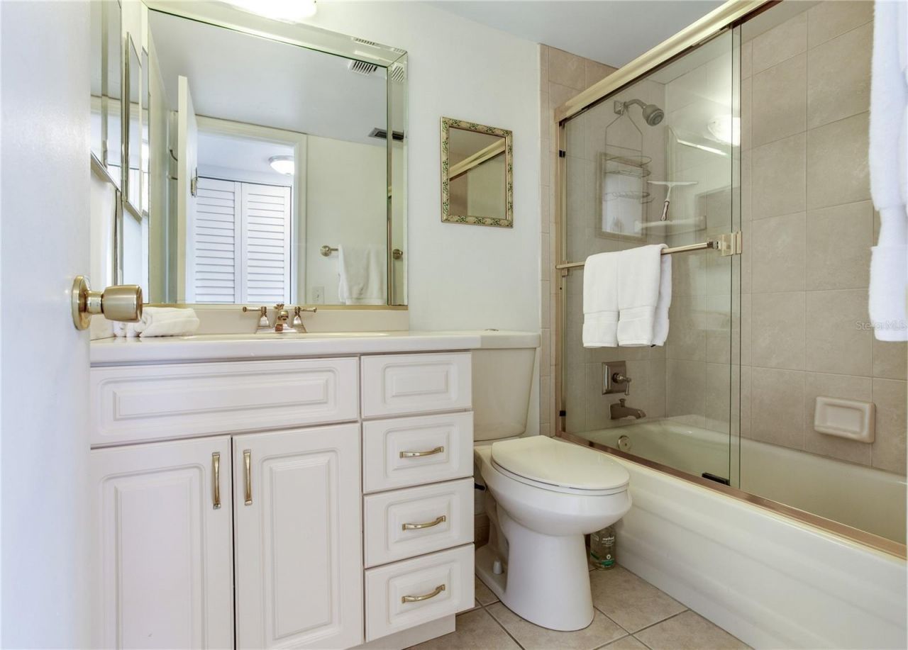 6104 Palma Del Mar Boulevard S, Unit 404, Saint Petersburg, FL 33715 Photo