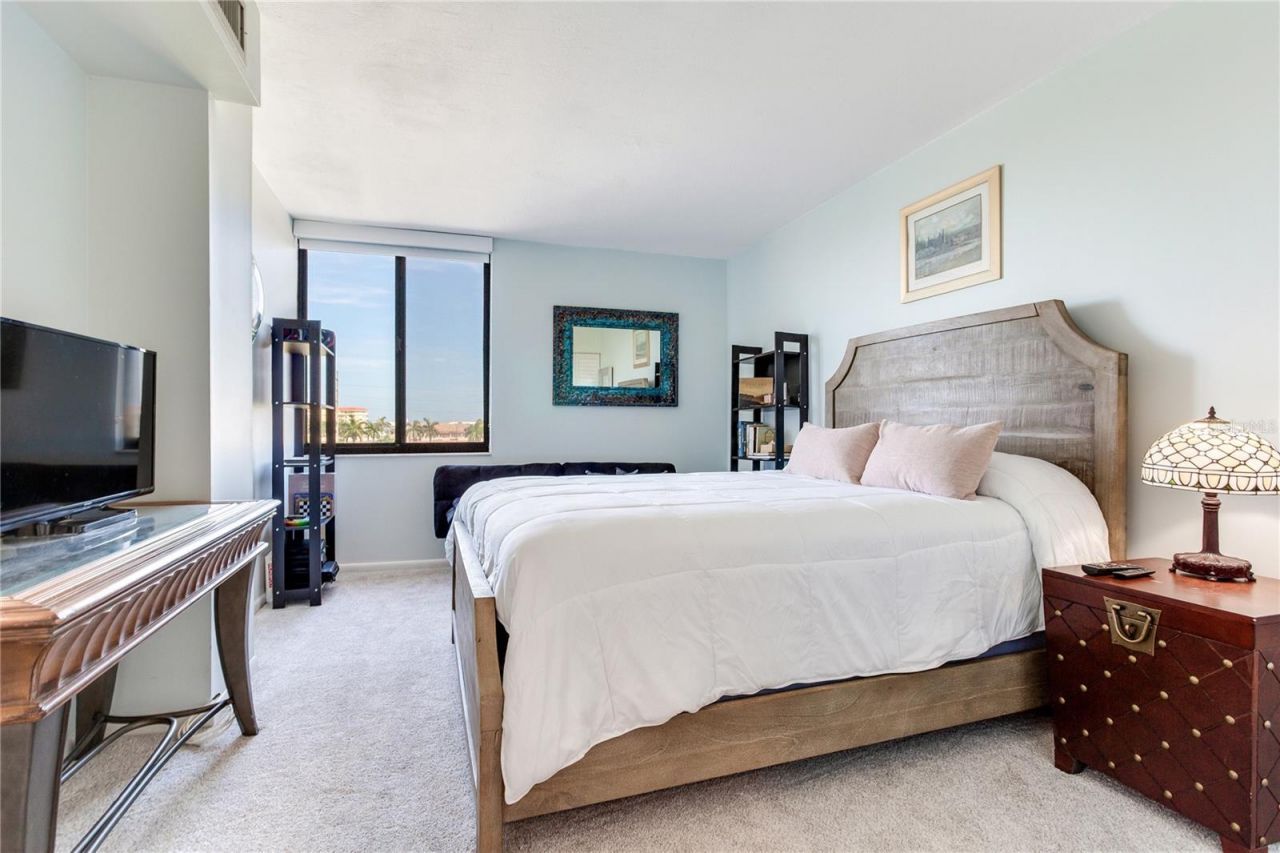 6104 Palma Del Mar Boulevard S, Unit 404, Saint Petersburg, FL 33715 Photo