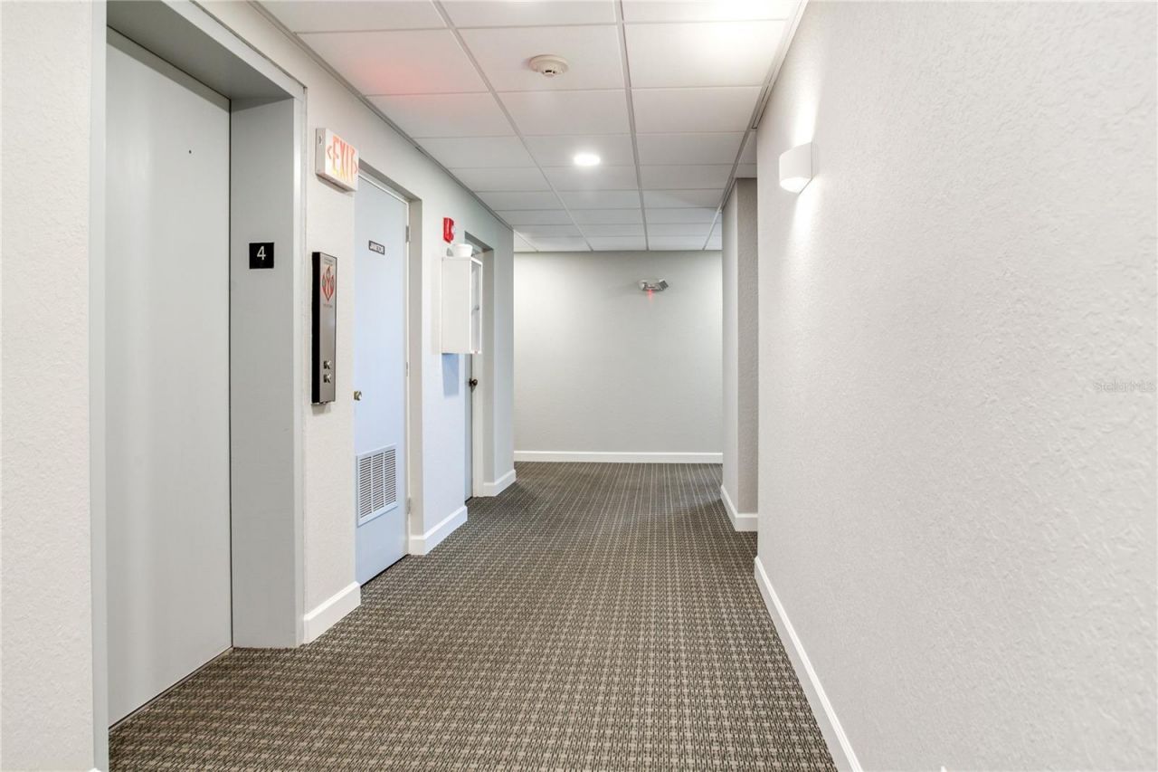 6104 Palma Del Mar Boulevard S, Unit 404, Saint Petersburg, FL 33715 Photo