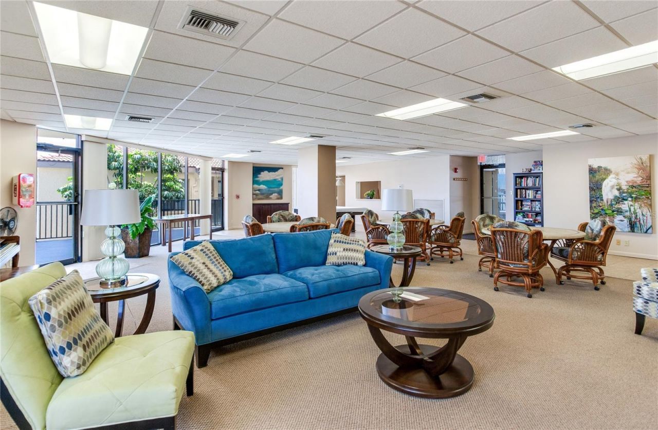 6104 Palma Del Mar Boulevard S, Unit 404, Saint Petersburg, FL 33715 Photo