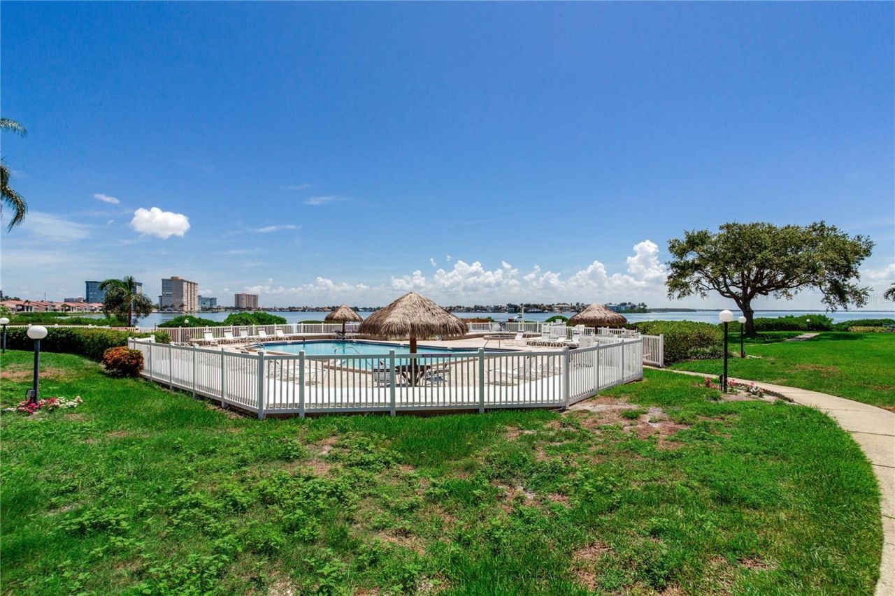 6104 Palma Del Mar Boulevard S, Unit 404, Saint Petersburg, FL 33715 Photo