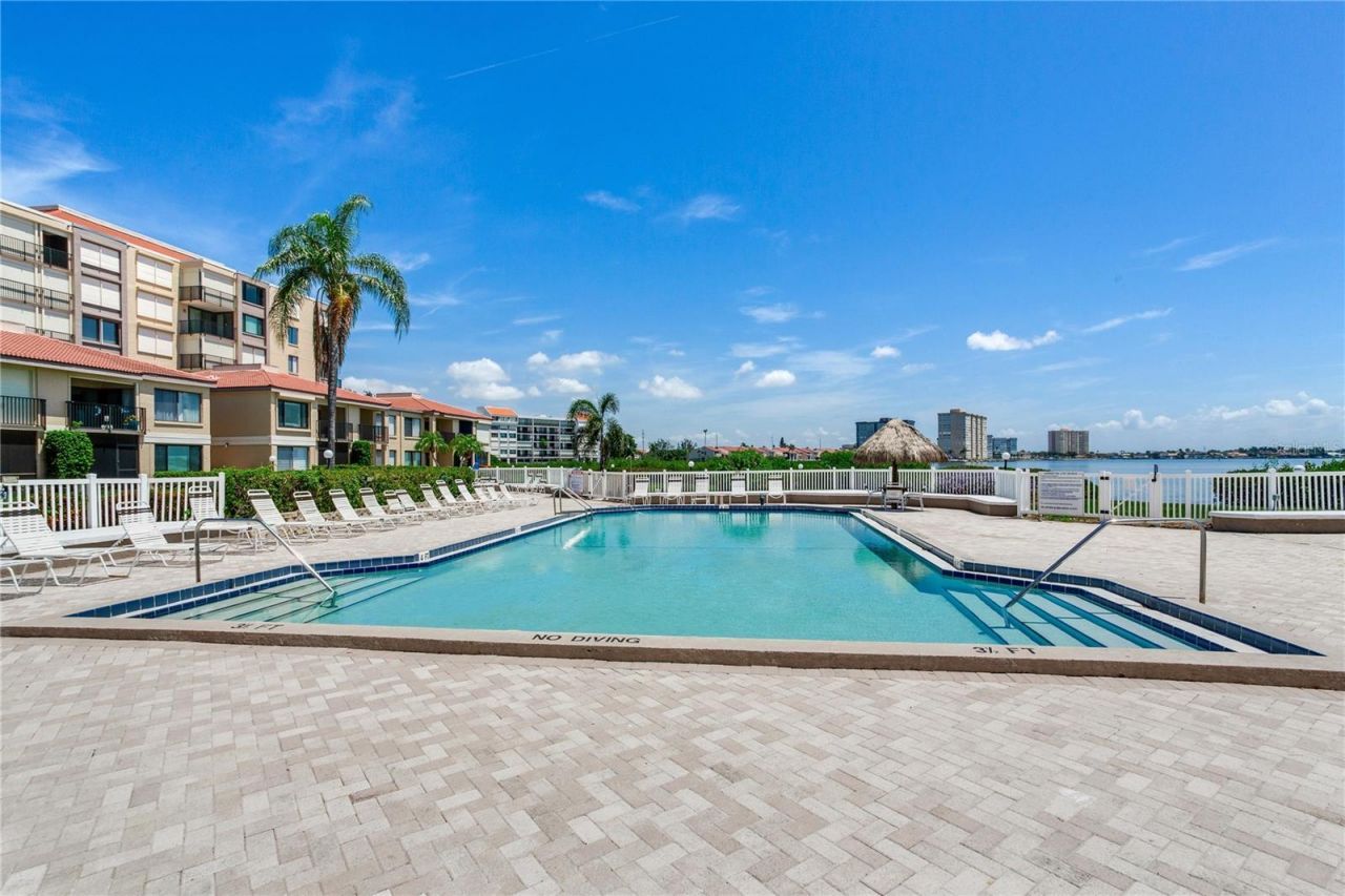 6104 Palma Del Mar Boulevard S, Unit 404, Saint Petersburg, FL 33715 Photo