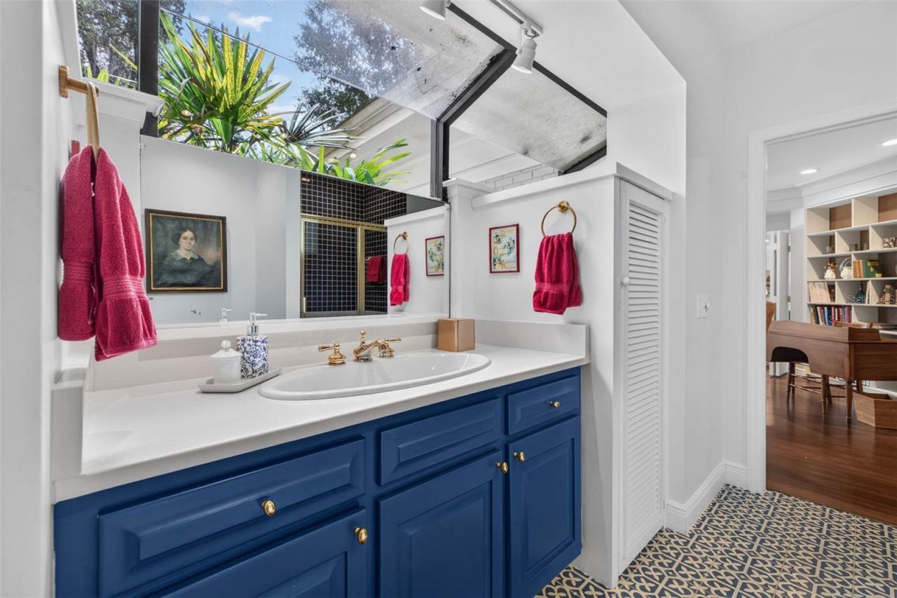 602 S Riverhills Drive, Temple Terrace, FL 33617 Photo