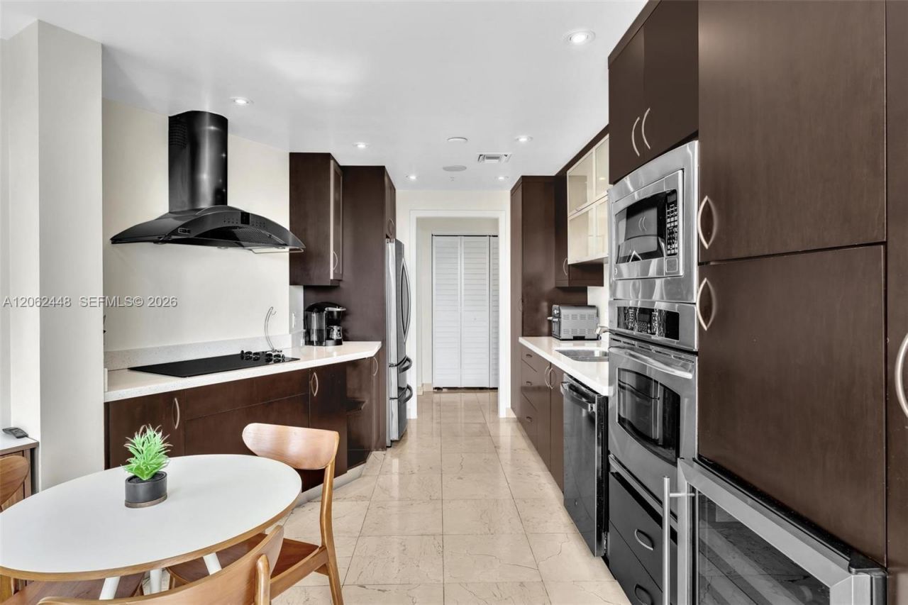 848 Brickell Key Dr , Unit 1805, Miami, FL 33131 Photo