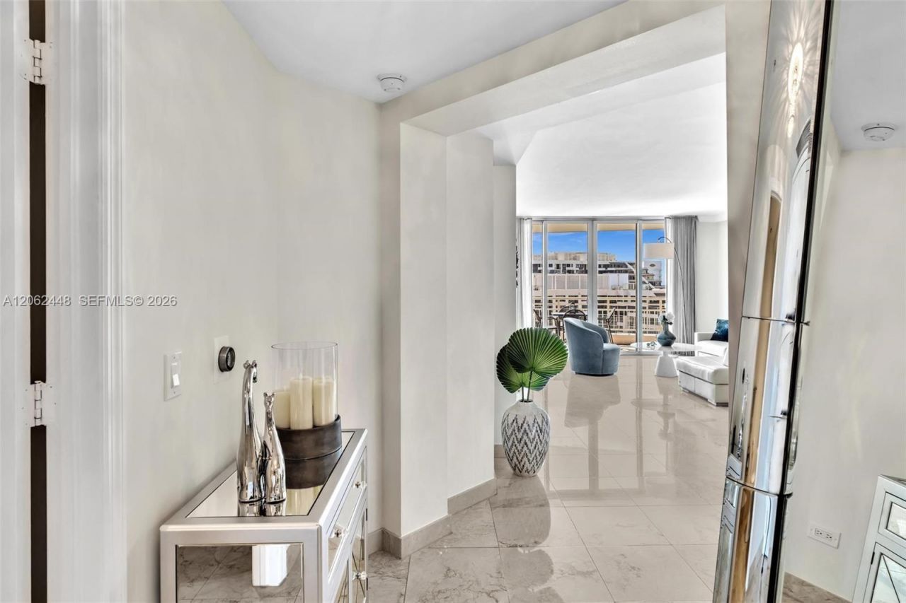 848 Brickell Key Dr , Unit 1805, Miami, FL 33131 Photo
