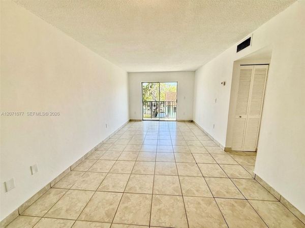 1530 SW 2nd St , Unit 304, Miami, FL 33135