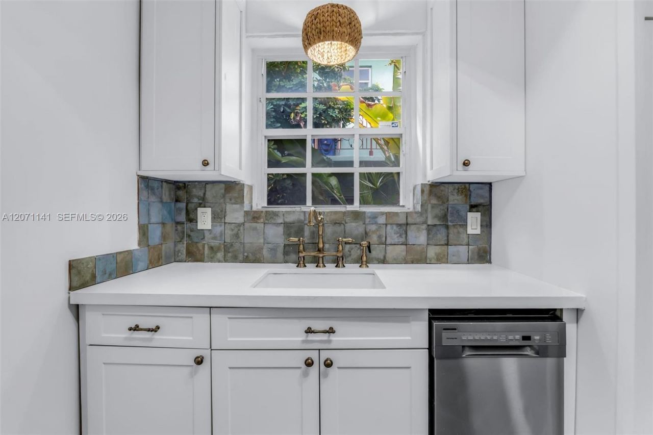 1605 Michigan Ave , Unit 929, Miami Beach, FL 33139 Photo