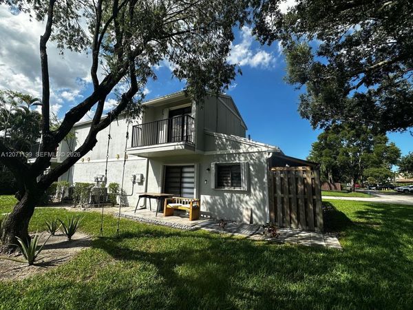 13290 NW 7th St , Plantation, FL 33325