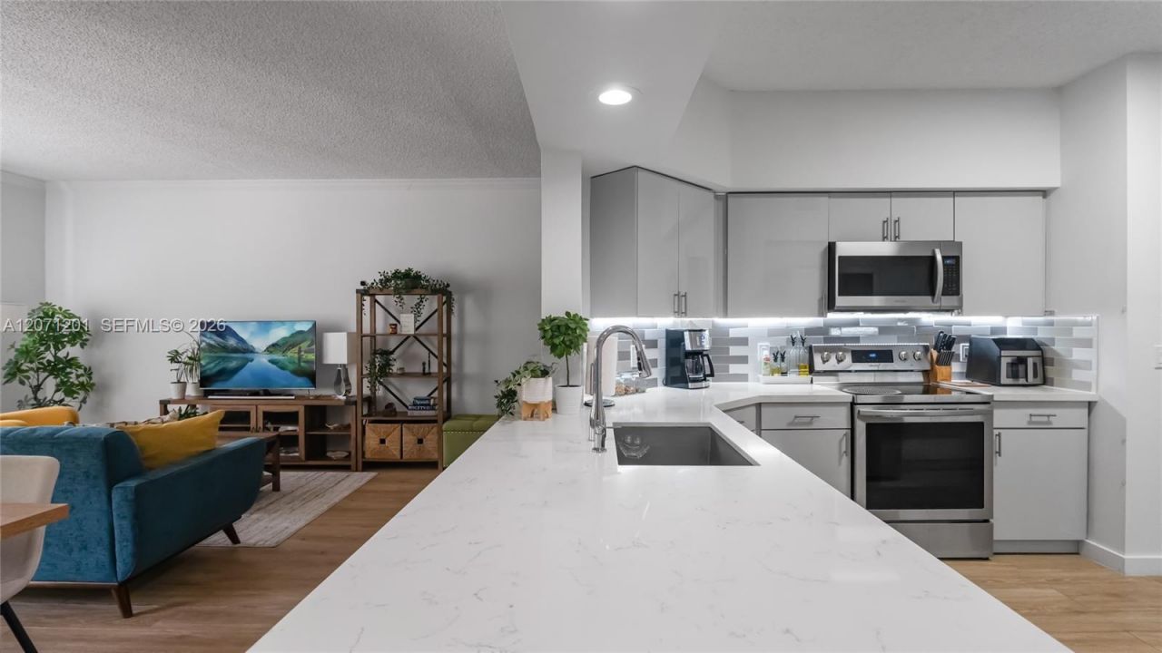 3245 NE 184th St , Unit 13213, Aventura, FL 33160 Photo