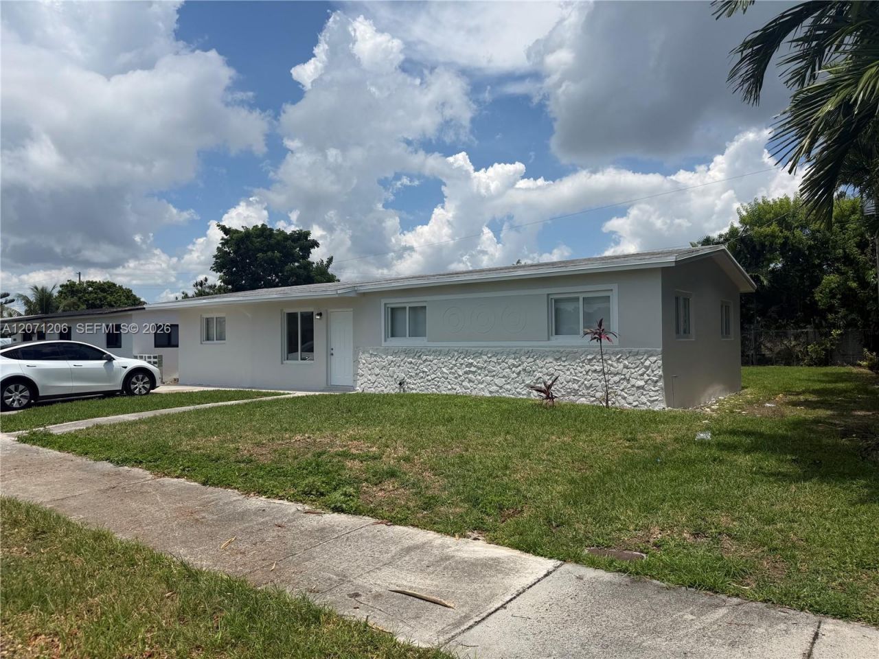 10825 SW 221st St, Miami, FL 33170 Photo
