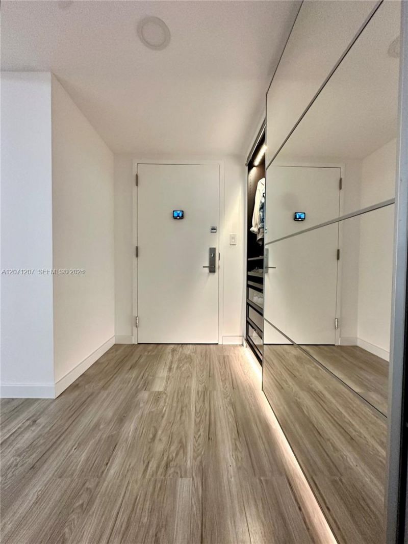 671 NE 195th St , Unit 205E, Miami, FL 33179 Photo