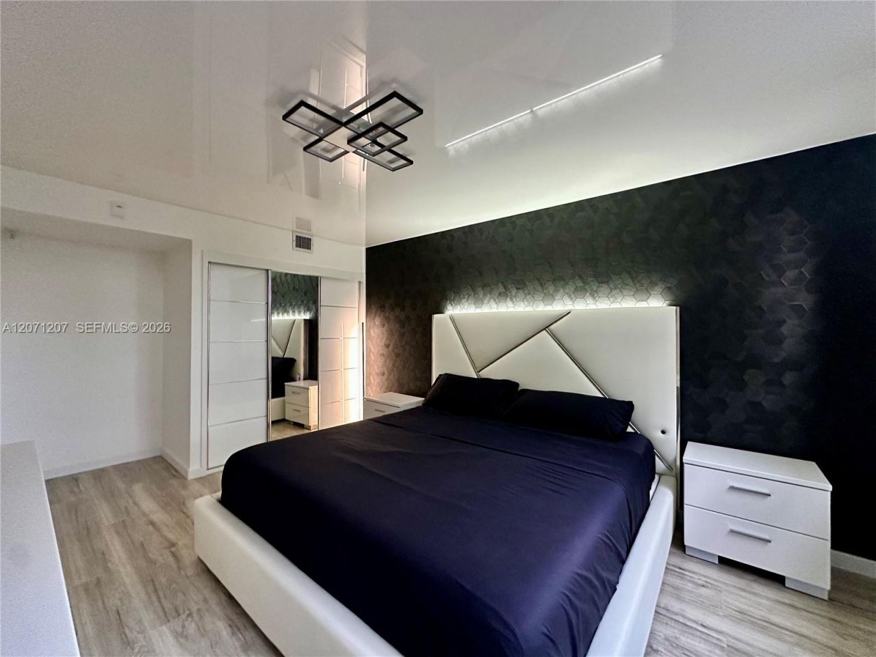 671 NE 195th St , Unit 205E, Miami, FL 33179 Photo