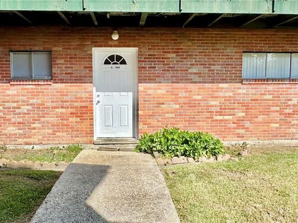 3838 PONTCHARTRAIN Drive, Unit C-104, Slidell, LA 70458