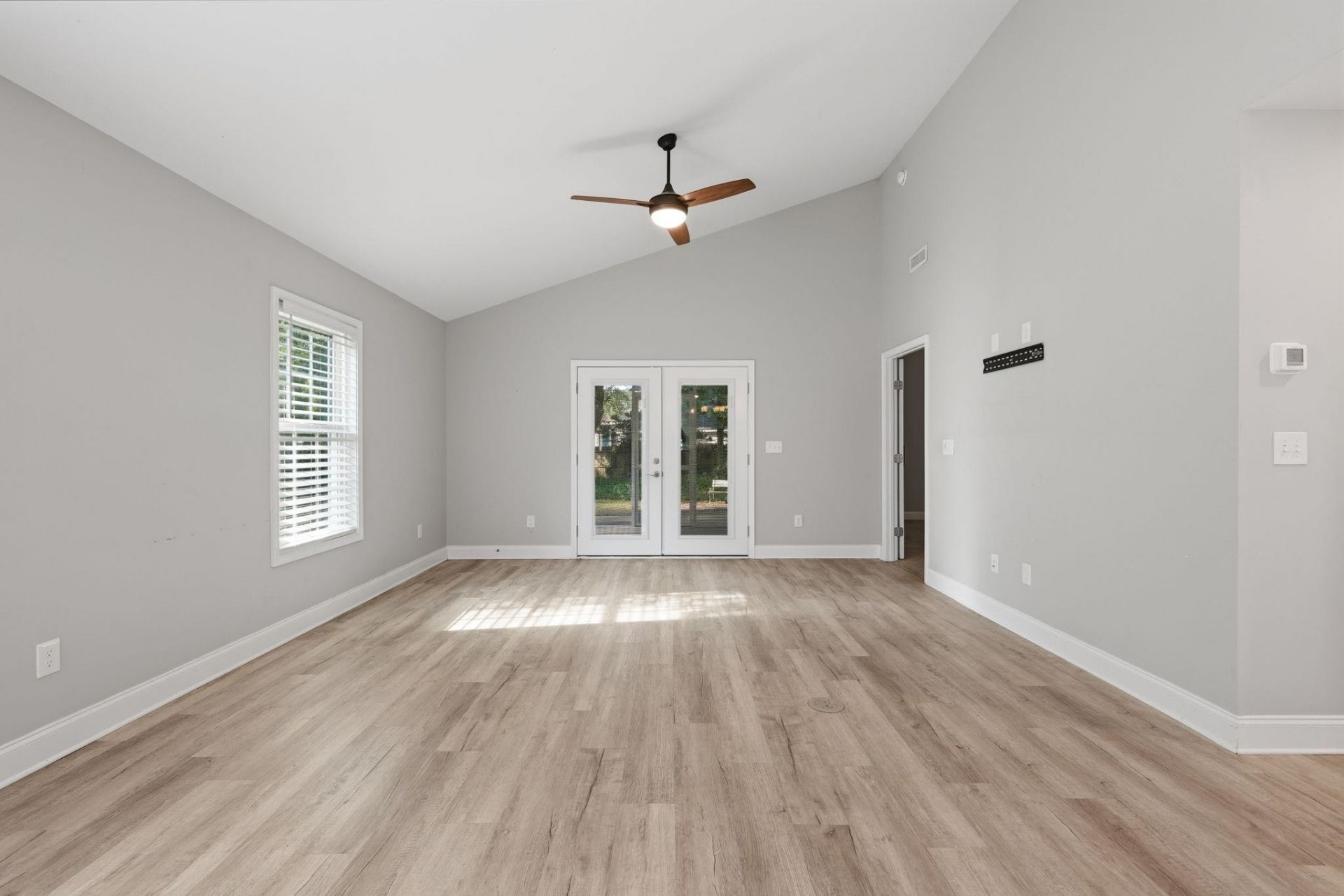 534 Waverly Loop Photo 14