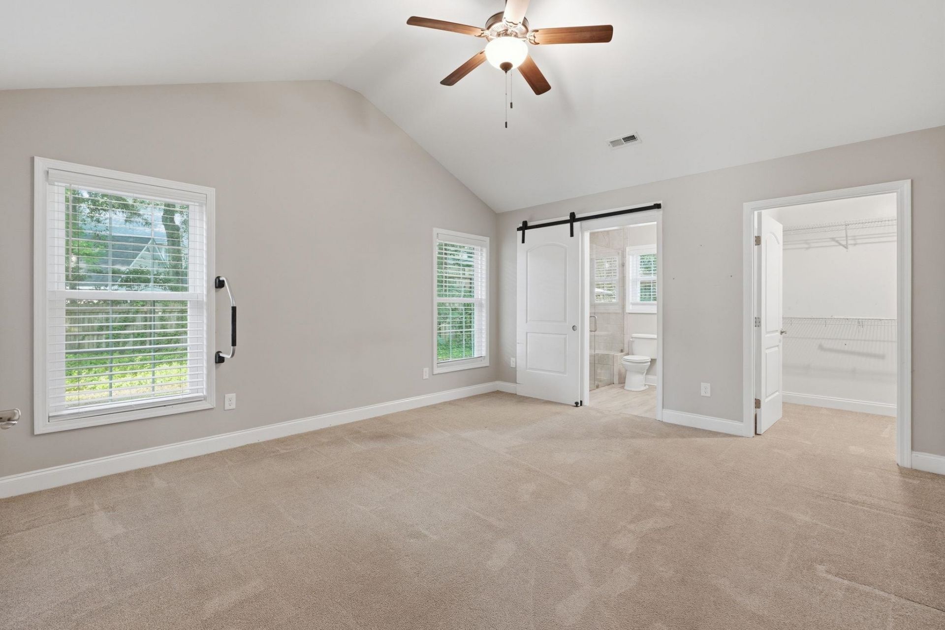 534 Waverly Loop Photo 16