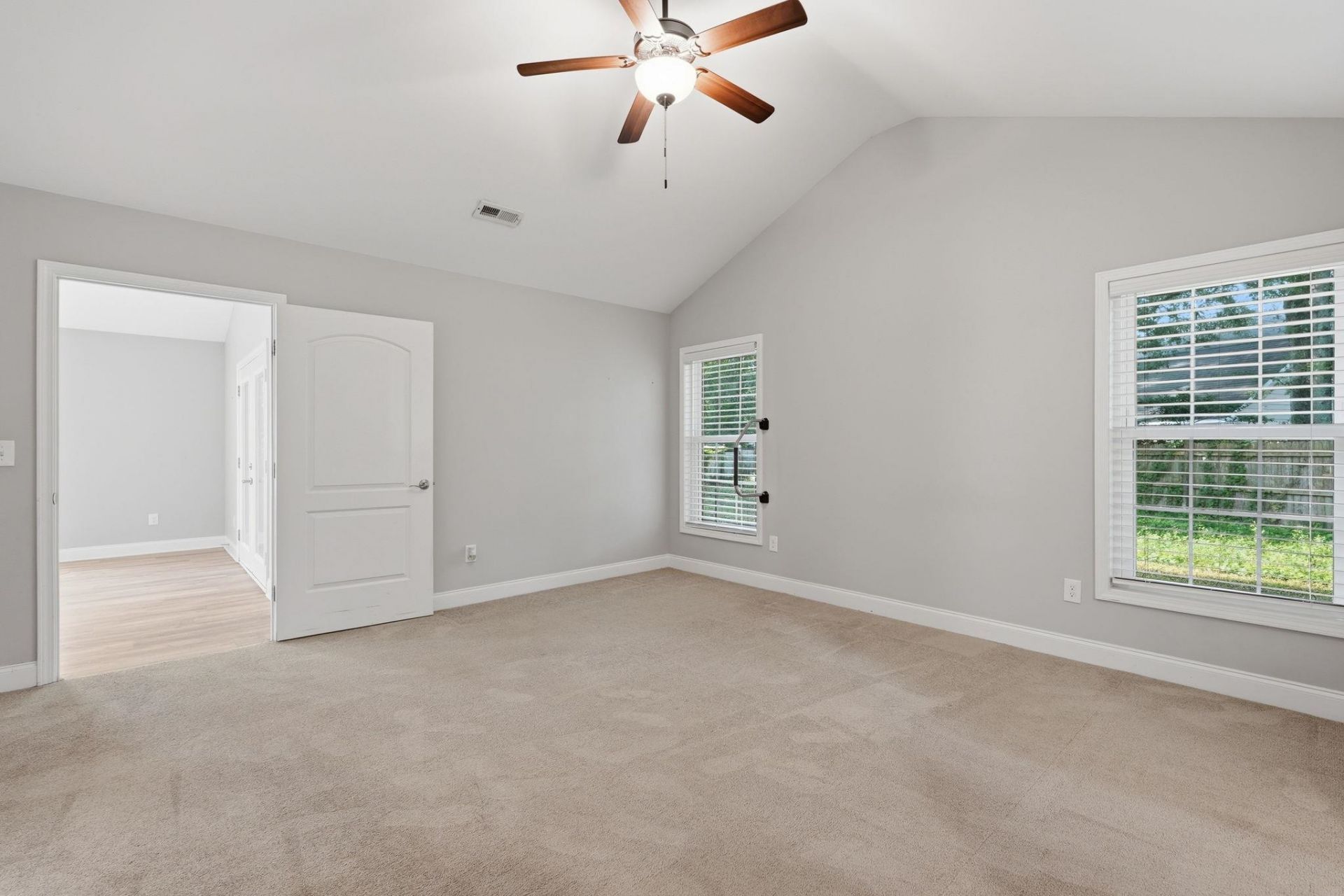 534 Waverly Loop Photo 18